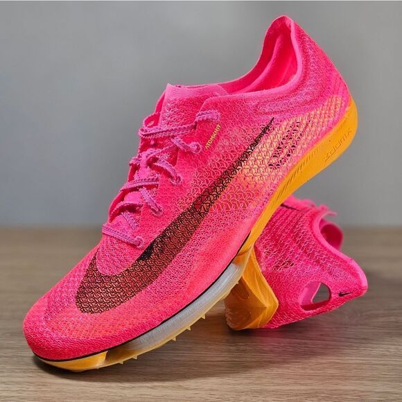 track spikes nike academy